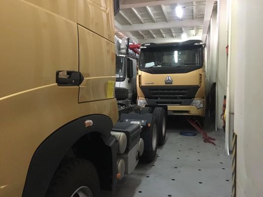10 Wheeler 6x4 Sinotruck Howo A7 Tractor Head Truck