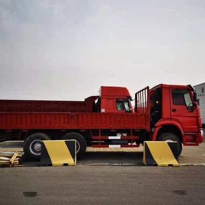 10 Wheel Red 6x4 371HP Sinotruk Howo Cargo Truck