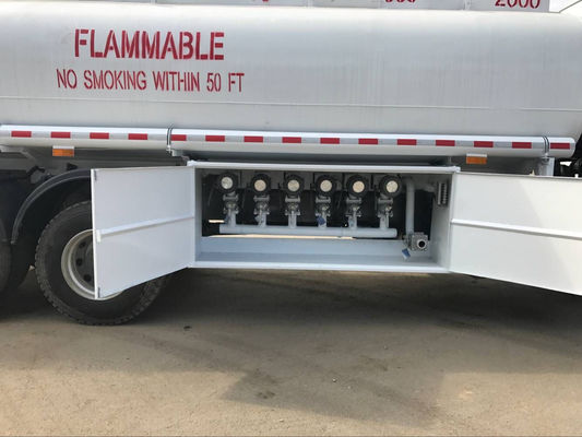 Sinotruk Howo 20000L Diesel Fuel Tanker Truck , 6000 Gallon Tanker Truck